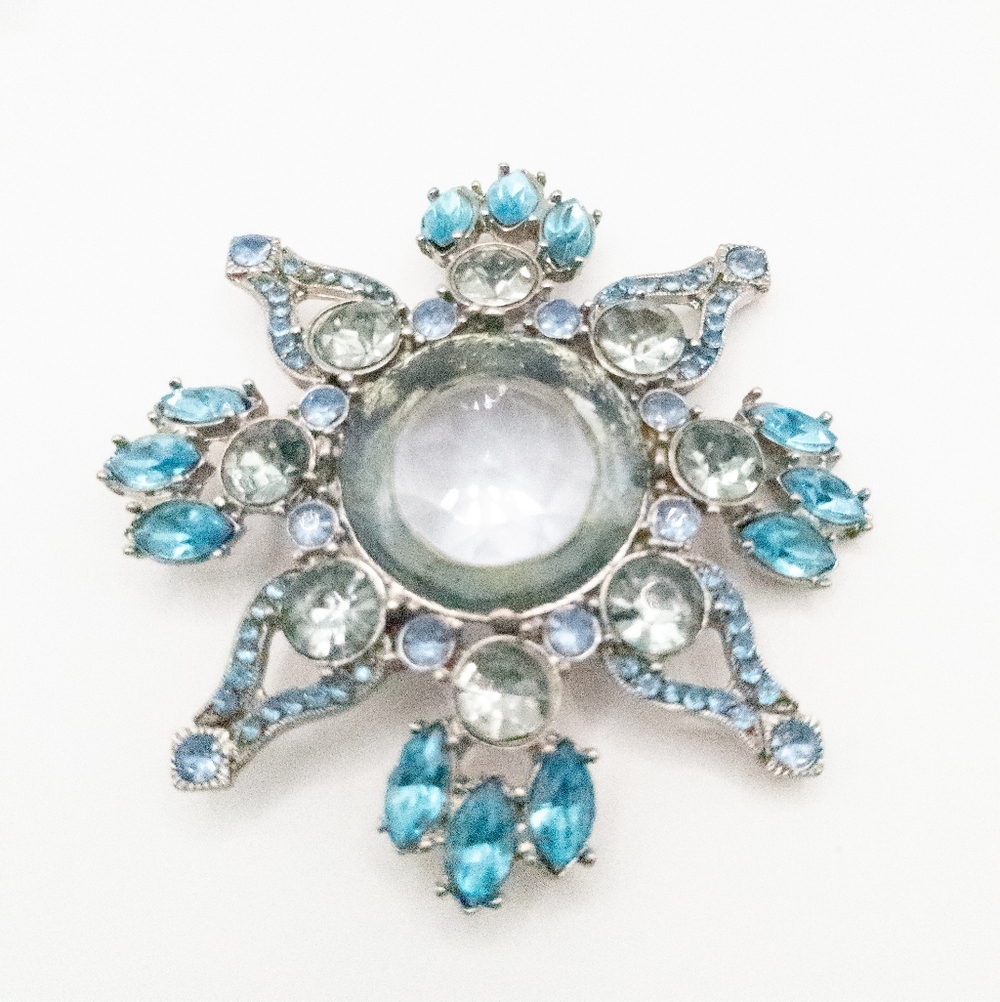 2 Large Blue Rhinestone Brooches - Picture 2 of 4